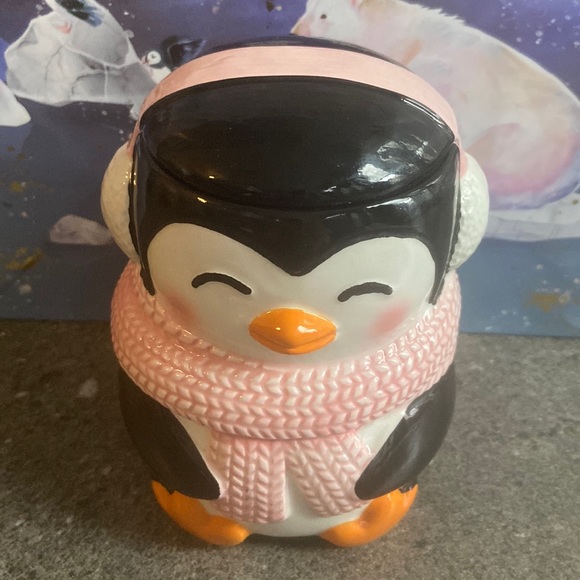 NWT 🐧 Holiday Penguin Candle - Penguin Necklace Collection SOLD OUT - Picture 4 of 12